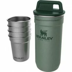 Stanley Adventure Ensemble De Verres à Liqueur Emboîtables Vert Martelé -Accessoires de cuisine Soldes 1 Adventure Shot Glass Set Hammertone Green Shots Out 550x550 1