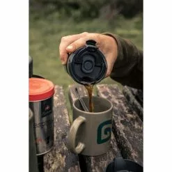 Tasse à Café Thermique Trakker Armolife -Accessoires de cuisine Soldes 211915 Trakker Armolife Thermal Coffee Press Mug LIFESTYLE 016 550x550h
