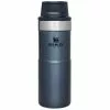 Tasse De Voyage Stanley The Trigger Action 0,35 L Nightfall -Accessoires de cuisine Soldes Stanley The Trigger Action Travel Mug 0 35L Nightfall 550x550h